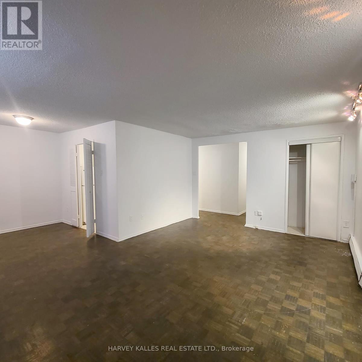 4 - 570 Eglinton Avenue W, Toronto, Ontario  M5N 1B7 - Photo 6 - C13063920