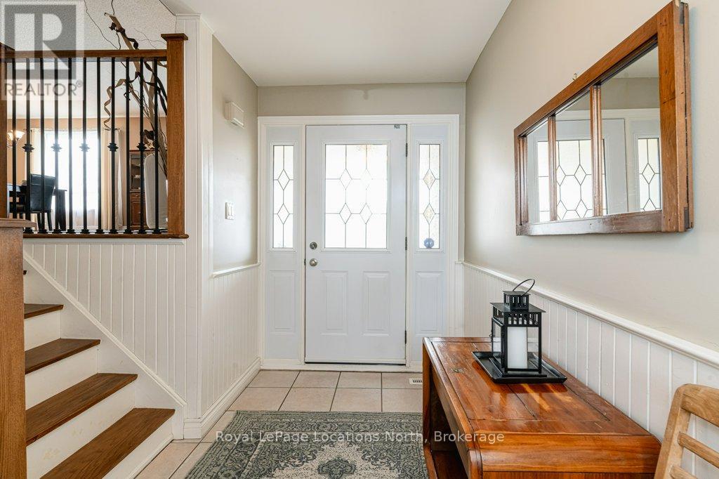 269 Pine Drive, Barrie, Ontario  L4N 4H9 - Photo 4 - S13064438