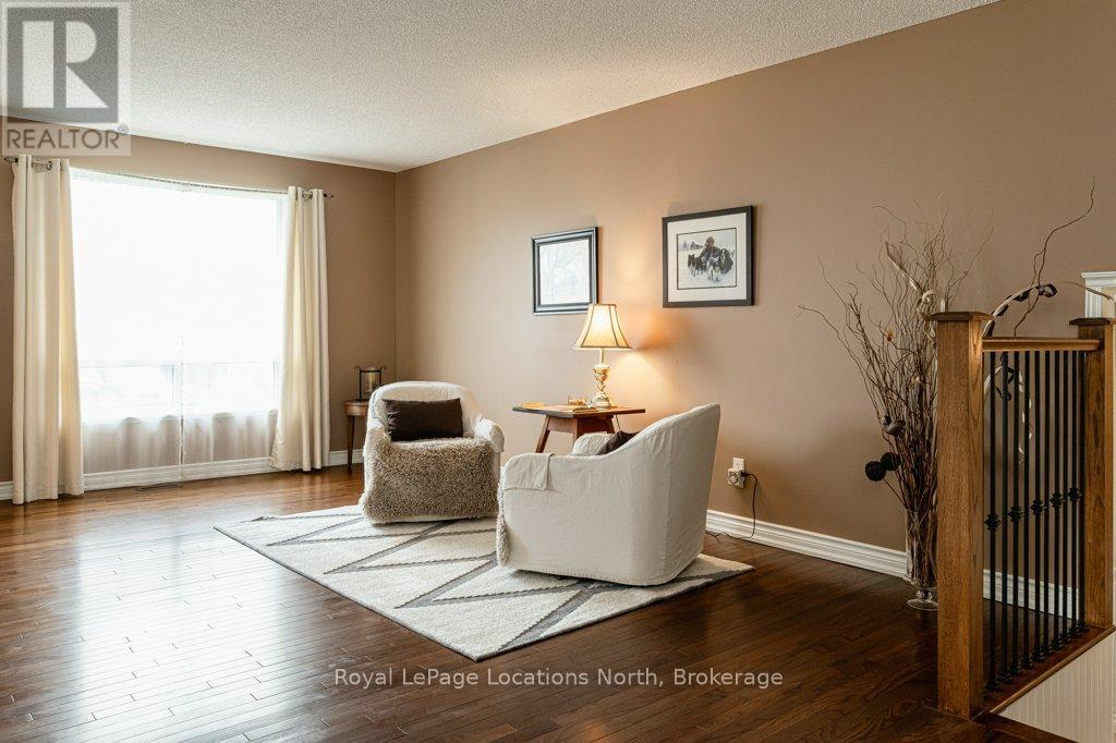 269 Pine Drive, Barrie, Ontario  L4N 4H9 - Photo 8 - S13064438