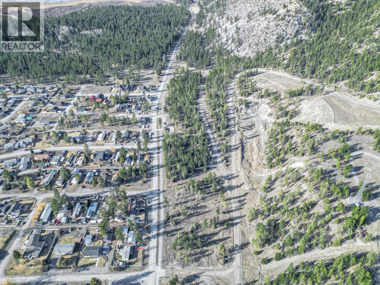 8850 Grainger Road, Canal Flats, British Columbia  V0B 1B0 - Photo 32 - 10381191