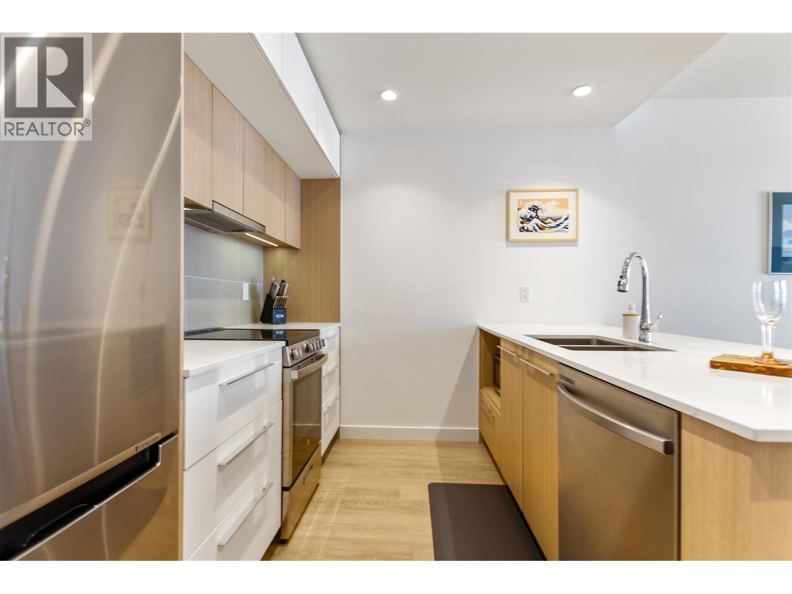 203 9580 Tower Road, Burnaby, British Columbia  V5A 0G5 - Photo 3 - R3116761
