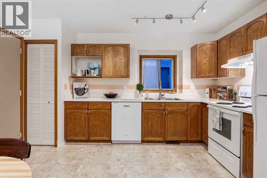 131 Deersaxon Circle Se, Calgary, Alberta  T2J 6V9 - Photo 9 - A2306193