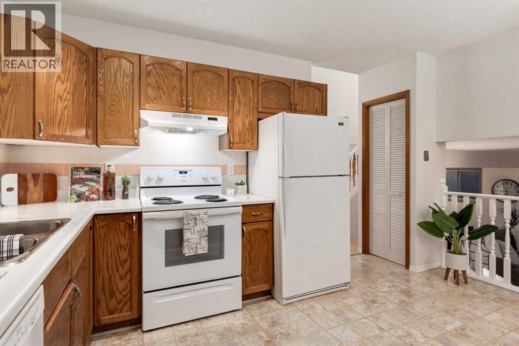 131 Deersaxon Circle Se, Calgary, Alberta  T2J 6V9 - Photo 7 - A2306193