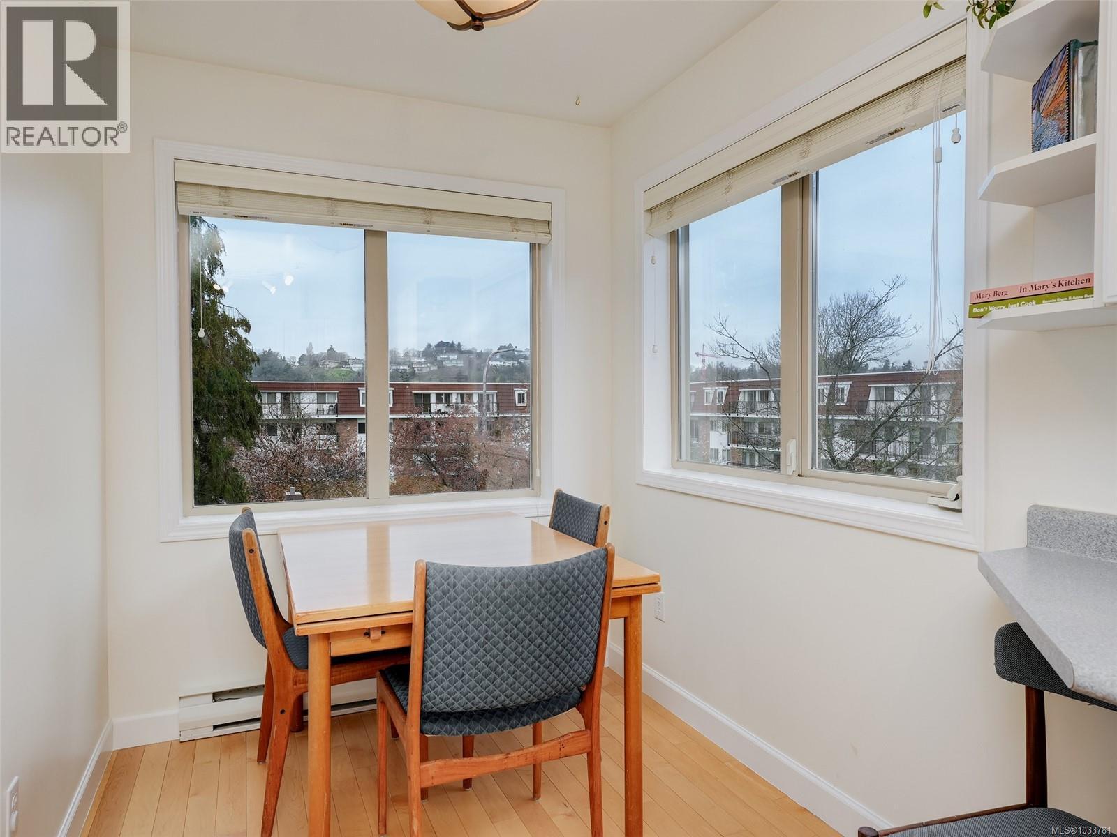 301 1687 Poplar Ave, Saanich, British Columbia  V8P 4K5 - Photo 8 - 1033781