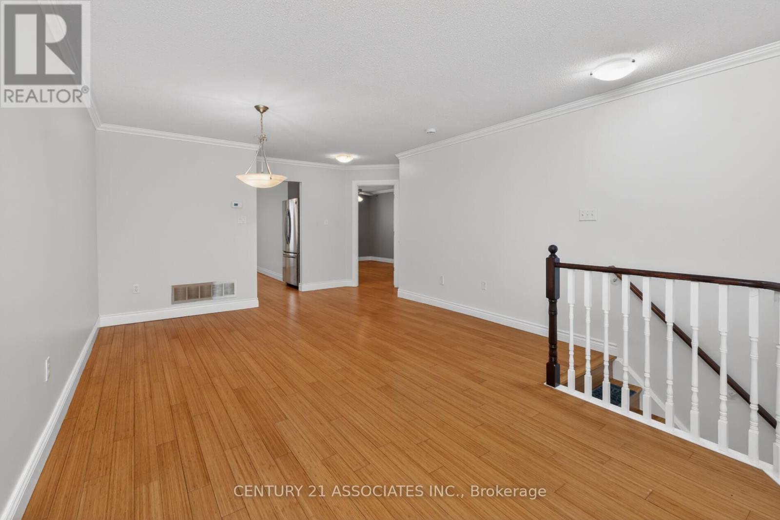 1817 Woodgate Court, Oshawa, Ontario  L1G 7Z1 - Photo 10 - E13064386
