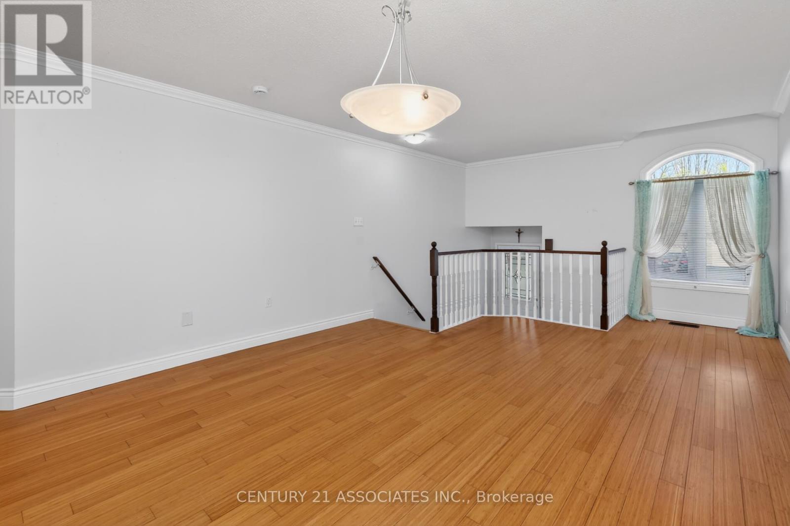 1817 Woodgate Court, Oshawa, Ontario  L1G 7Z1 - Photo 11 - E13064386