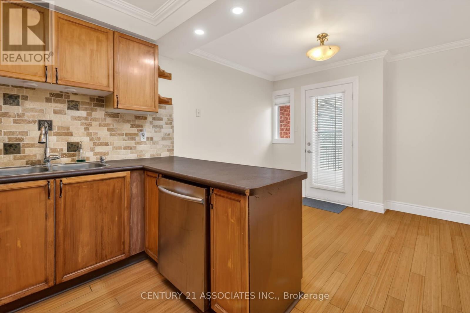 1817 Woodgate Court, Oshawa, Ontario  L1G 7Z1 - Photo 14 - E13064386