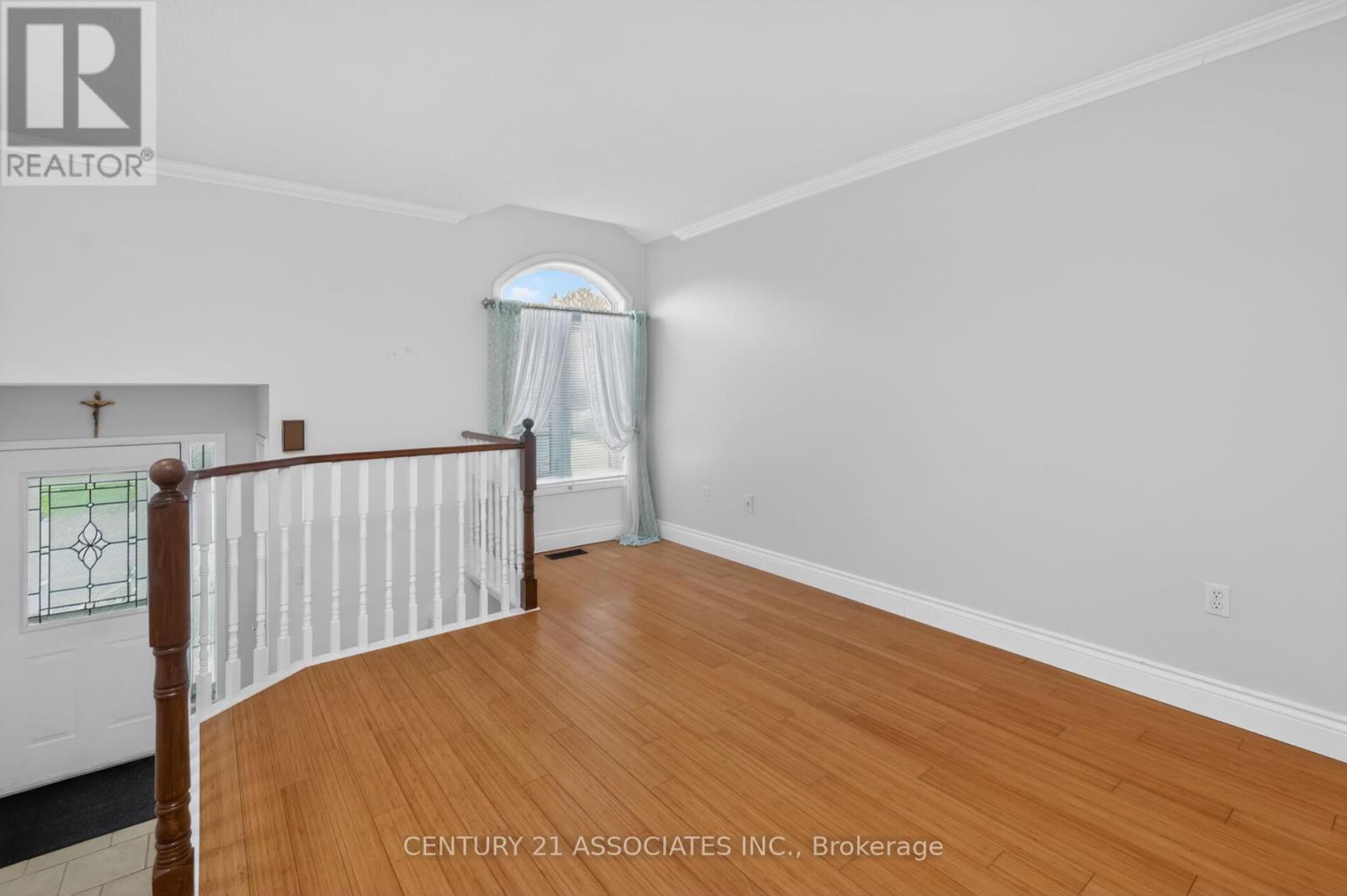 1817 Woodgate Court, Oshawa, Ontario  L1G 7Z1 - Photo 9 - E13064386