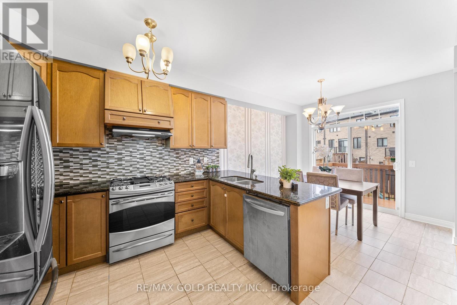 57 James Govan Drive, Whitby, Ontario  L1N 0J9 - Photo 11 - E13064388