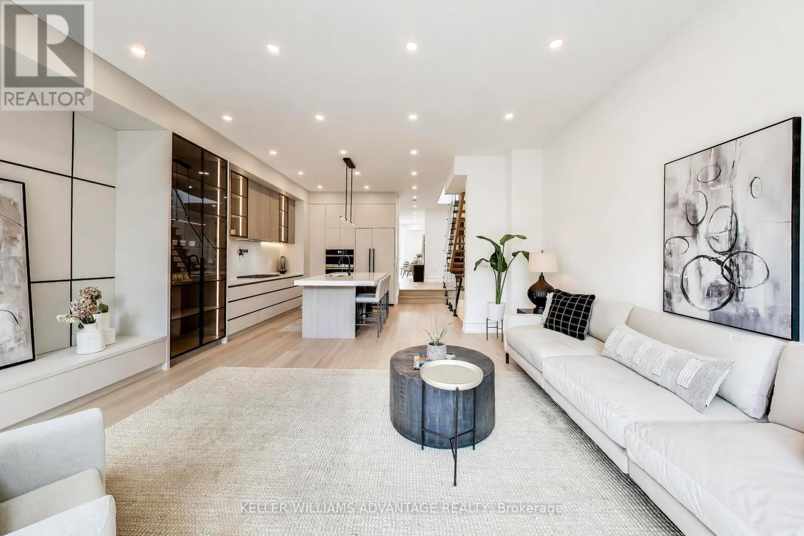 104 Yardley Avenue, Toronto, Ontario  M4B 2B1 - Photo 17 - E13064434