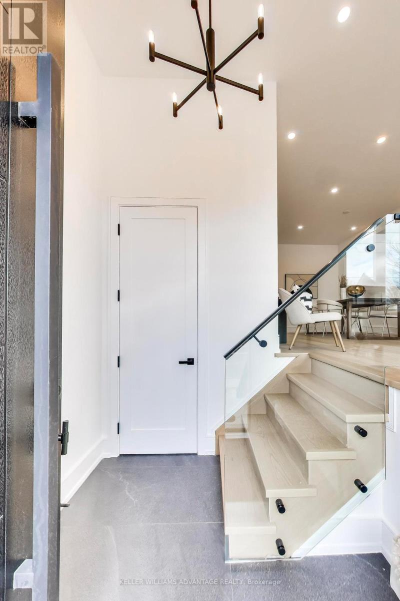 104 Yardley Avenue, Toronto, Ontario  M4B 2B1 - Photo 4 - E13064434