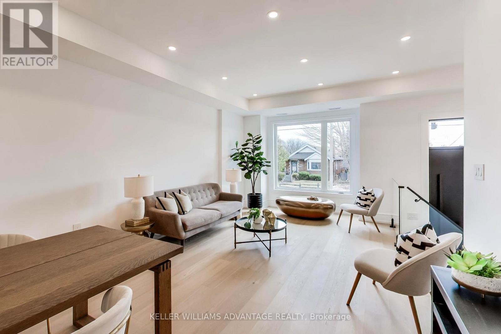 104 Yardley Avenue, Toronto, Ontario  M4B 2B1 - Photo 5 - E13064434