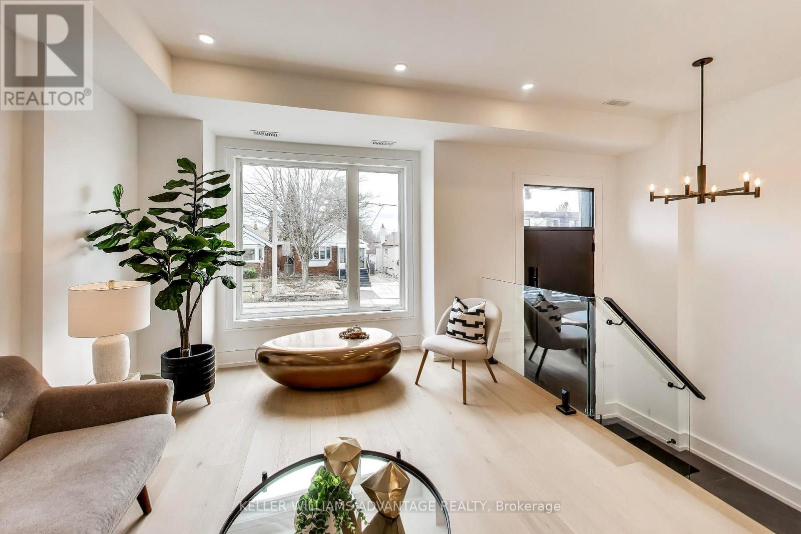 104 Yardley Avenue, Toronto, Ontario  M4B 2B1 - Photo 6 - E13064434