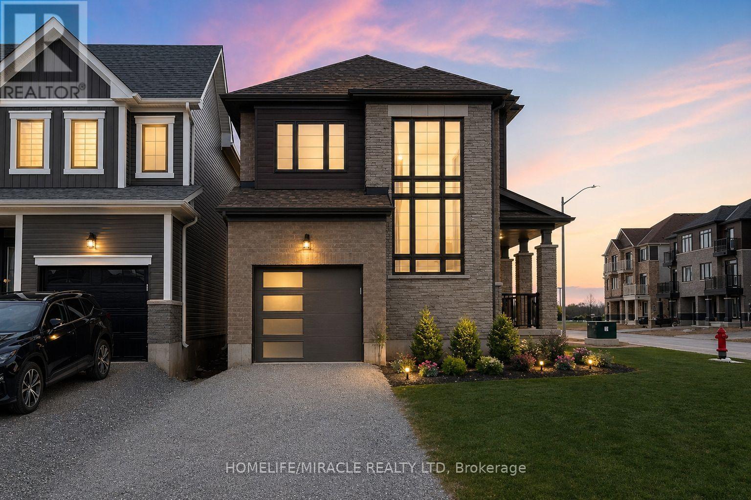 8 CANVAS CRESCENT, Welland, Ontario