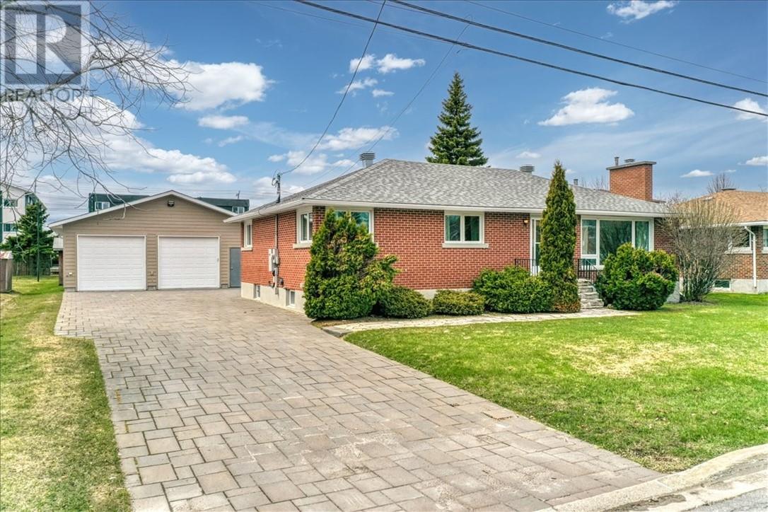 1415 Stephen Street, Sudbury, Ontario  P3E 4L4 - Photo 2 - 2127297