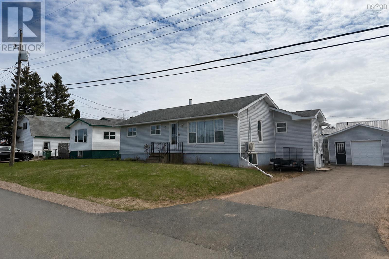 3 Gilroy Street, Springhill, Nova Scotia  B0M 1X0 - Photo 2 - 202604328