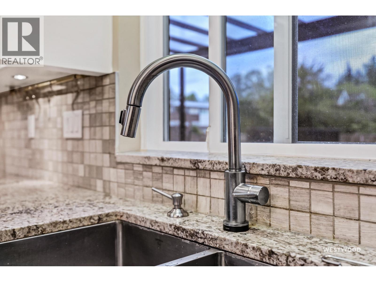 1870 Sperling Avenue, Burnaby, British Columbia  V5B 4K5 - Photo 17 - R3117013