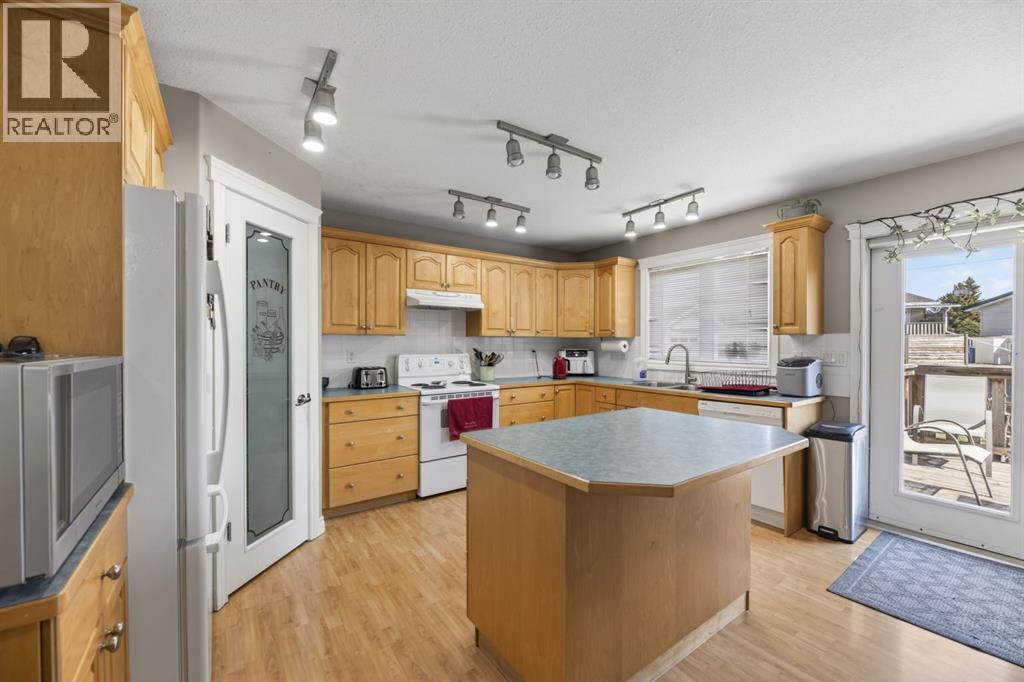 15 Meadowview Court, Didsbury, Alberta  T0M 0W0 - Photo 8 - A2304457