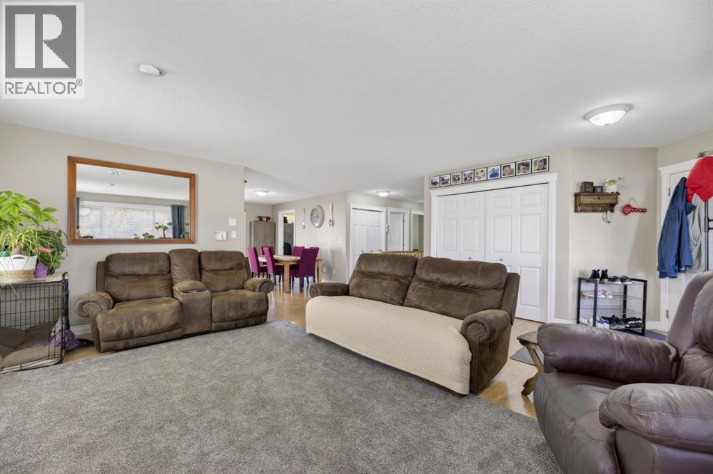 15 Meadowview Court, Didsbury, Alberta  T0M 0W0 - Photo 7 - A2304457