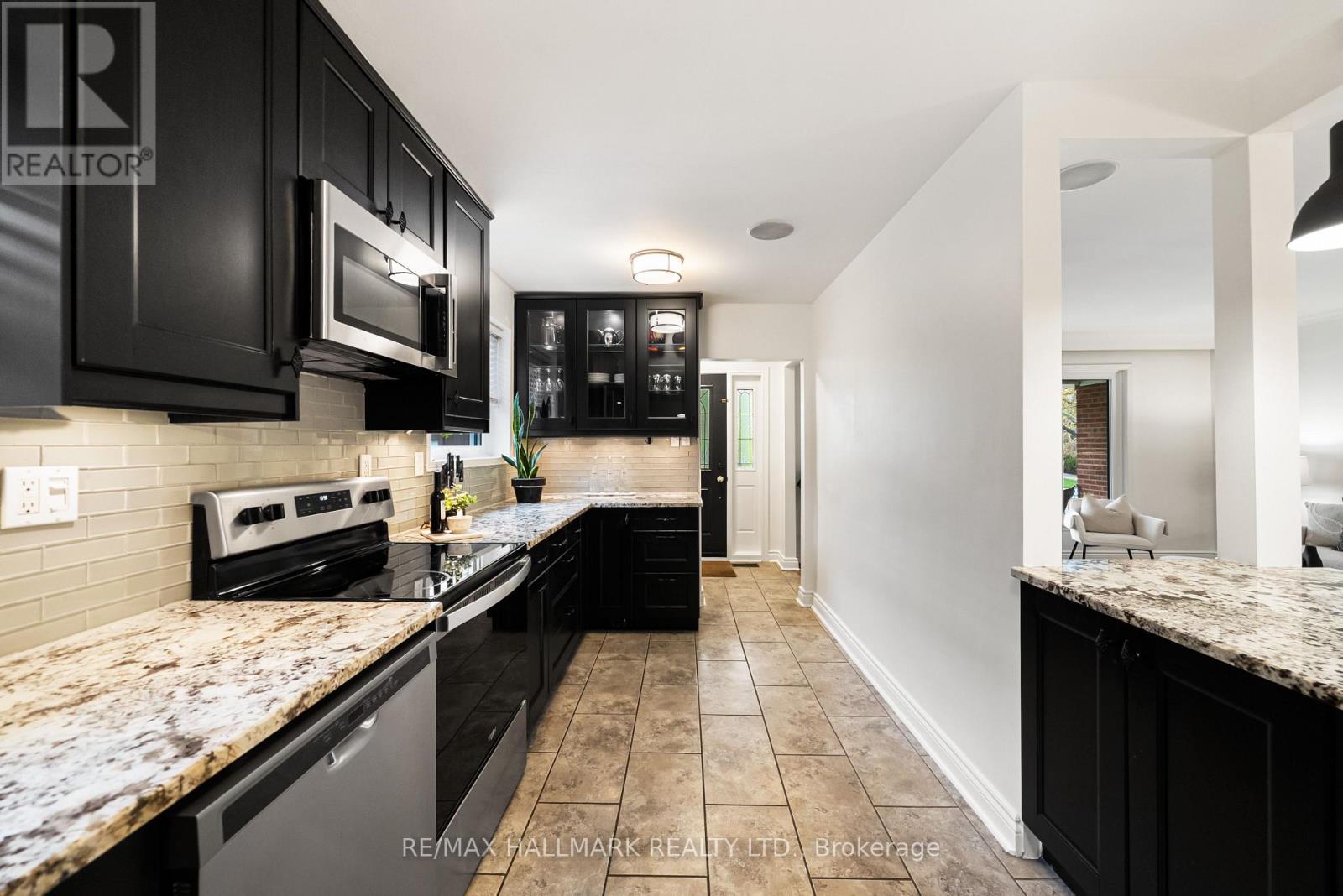 52 Richland Crescent, Toronto, Ontario  M9C 4C3 - Photo 15 - W13064390