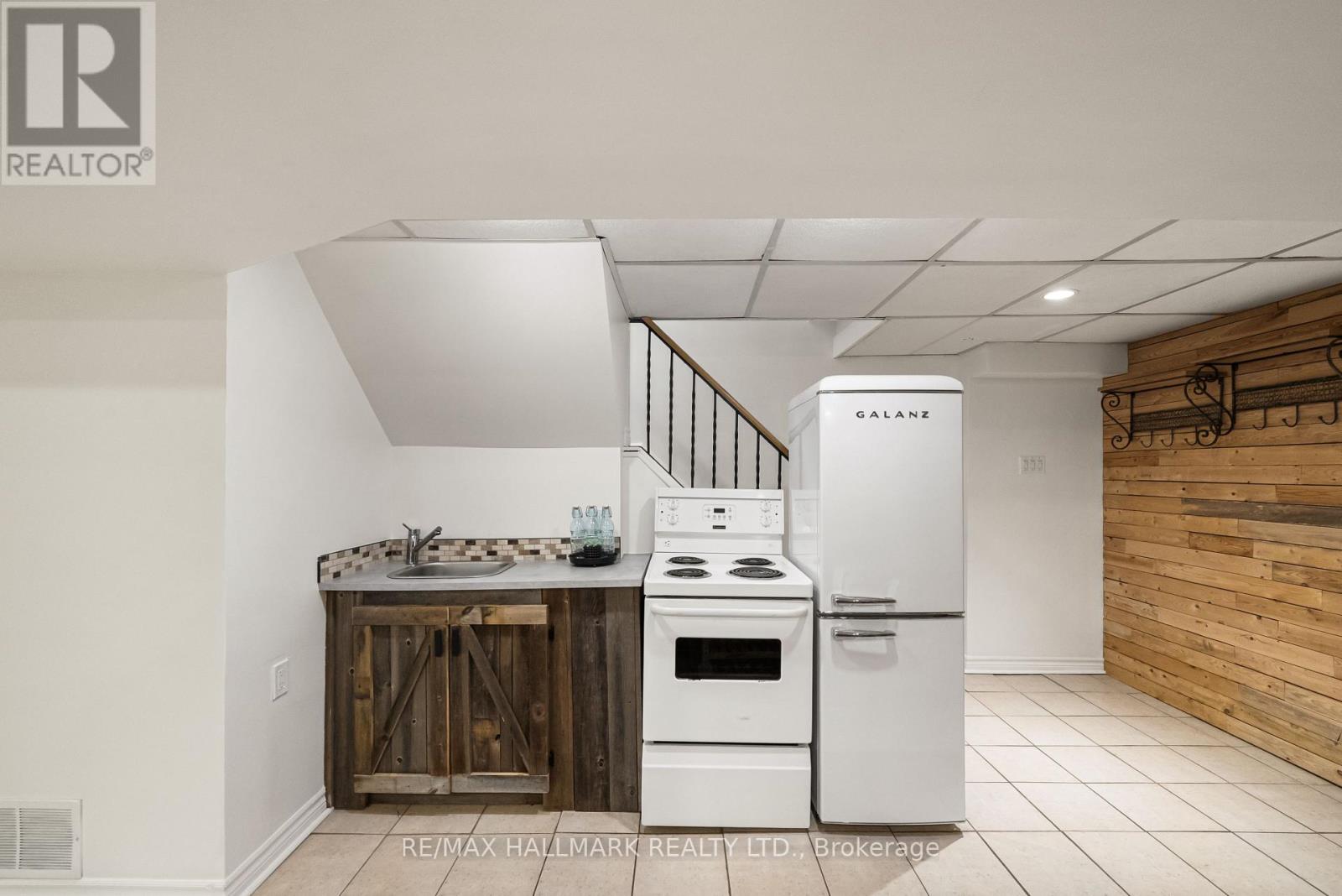 52 Richland Crescent, Toronto, Ontario  M9C 4C3 - Photo 29 - W13064390