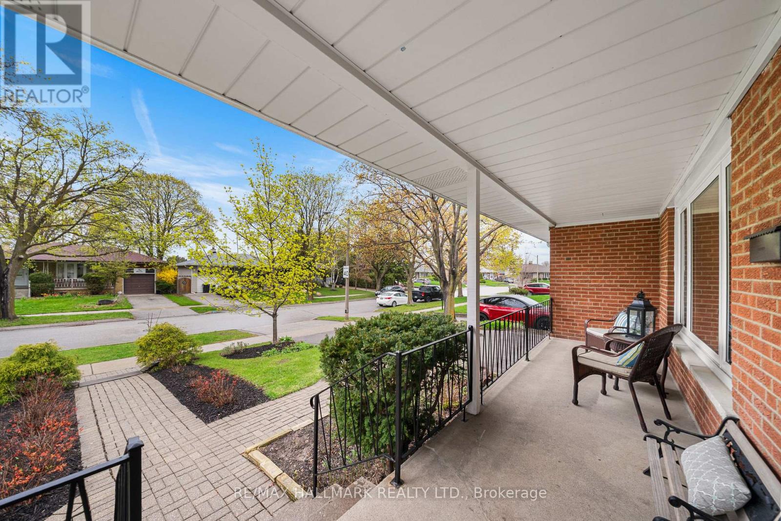 52 Richland Crescent, Toronto, Ontario  M9C 4C3 - Photo 3 - W13064390