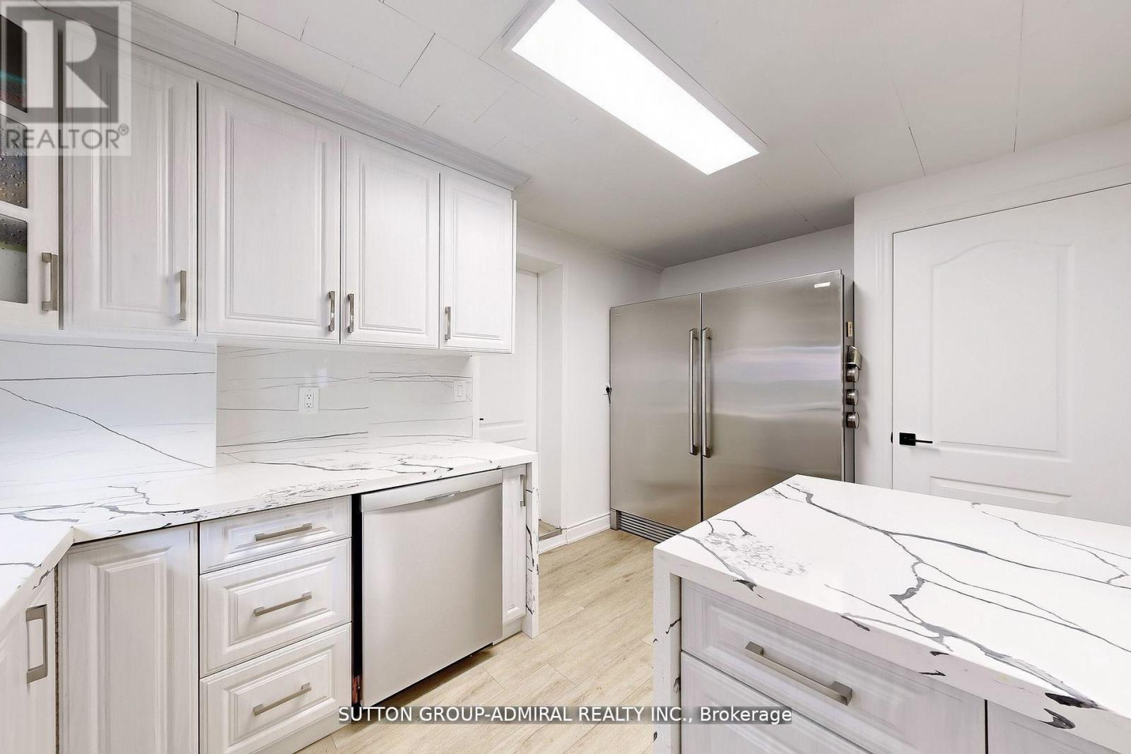14 Spears Street, Toronto, Ontario  M6N 3X7 - Photo 12 - W13064410