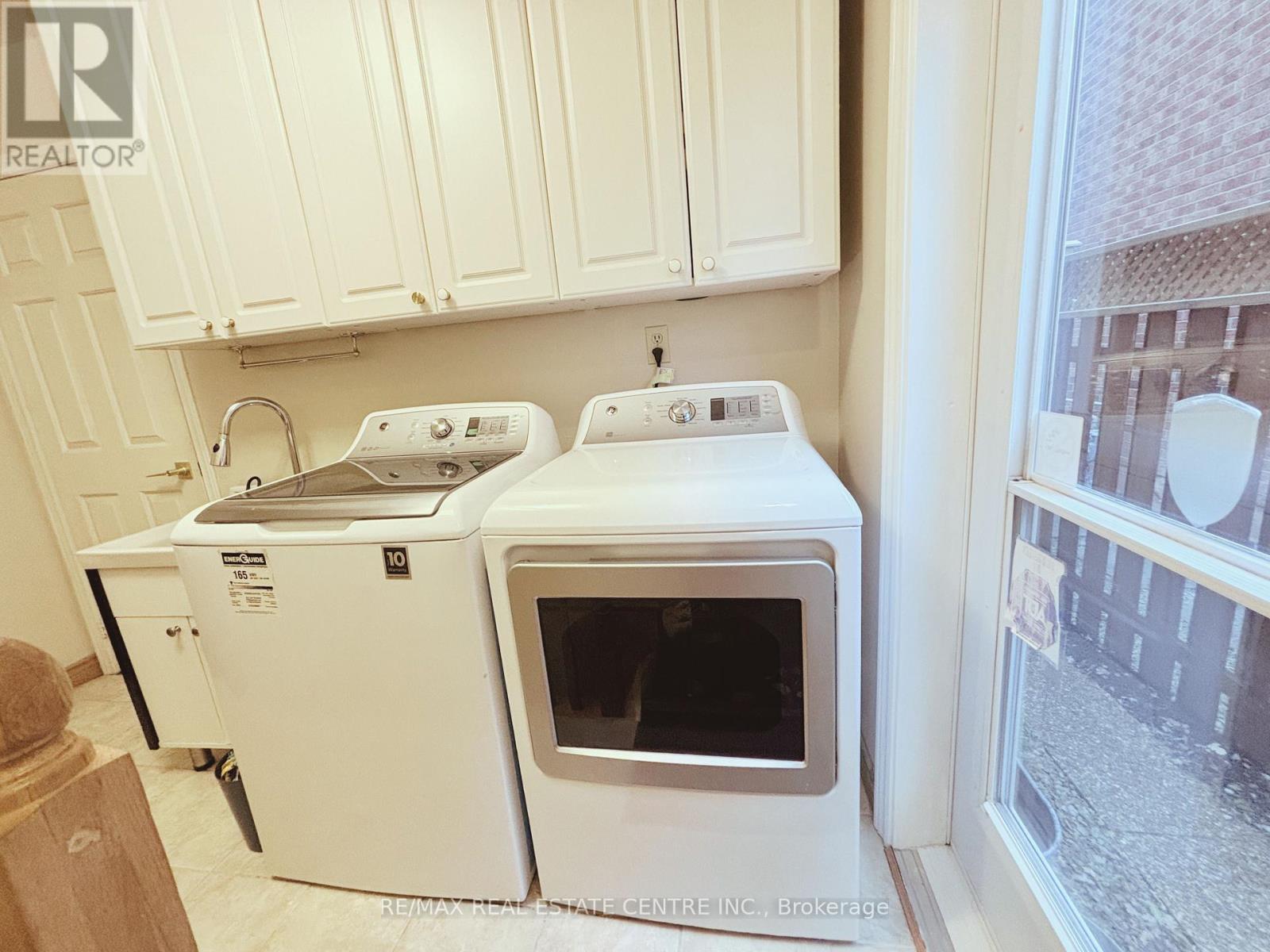 Basement Unit 1 - 1400 Greenbriar Drive, Oakville, Ontario  L6M 1Z9 - Photo 12 - W13064442