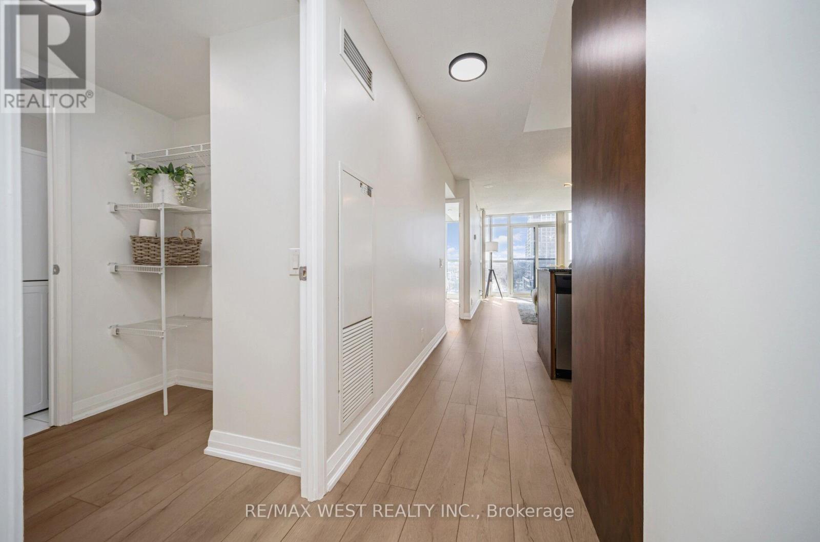 905 - 1 Valhalla Inn Road, Toronto, Ontario  M9B 1S9 - Photo 17 - W13064474