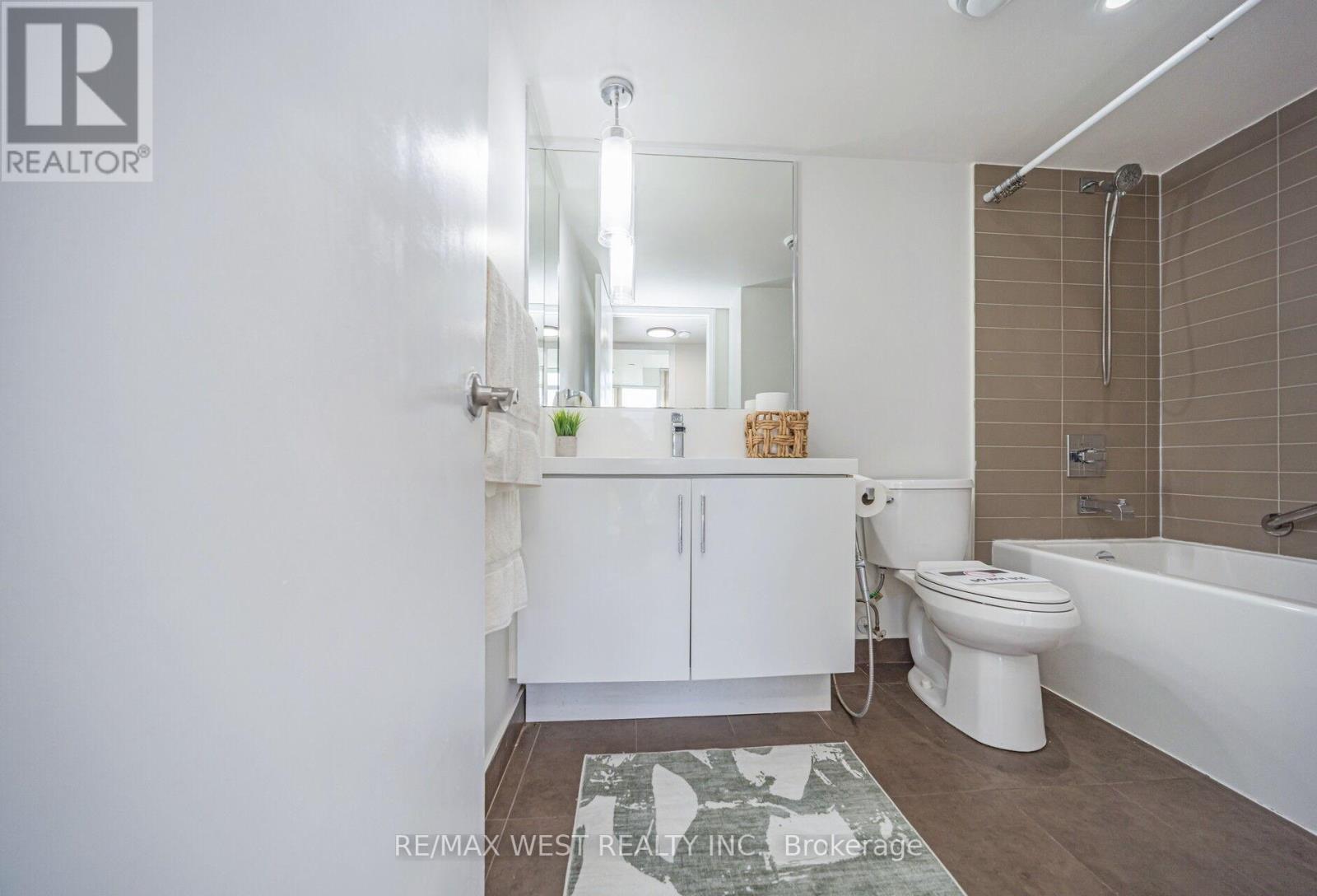 905 - 1 Valhalla Inn Road, Toronto, Ontario  M9B 1S9 - Photo 44 - W13064474
