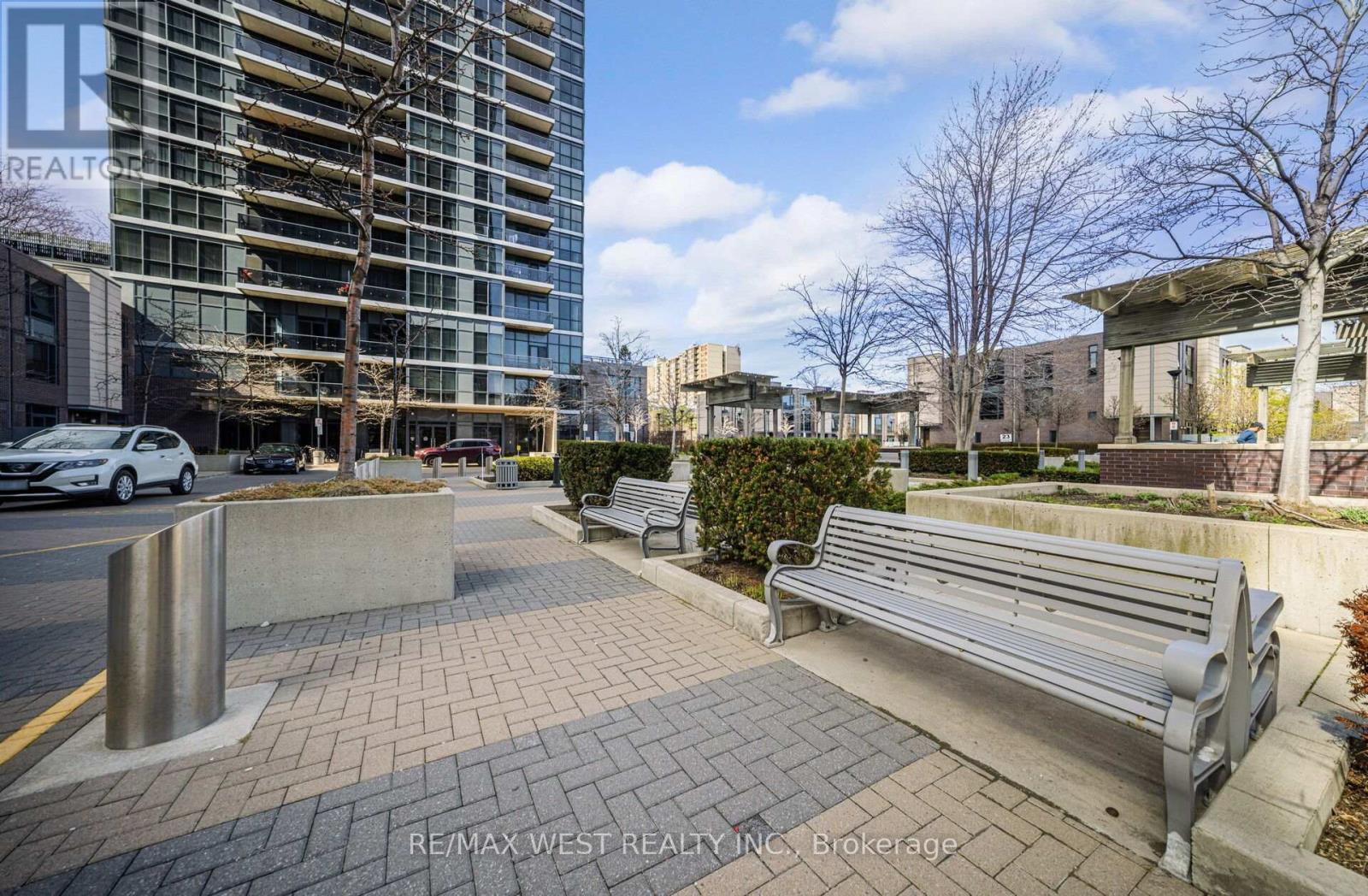 905 - 1 Valhalla Inn Road, Toronto, Ontario  M9B 1S9 - Photo 5 - W13064474