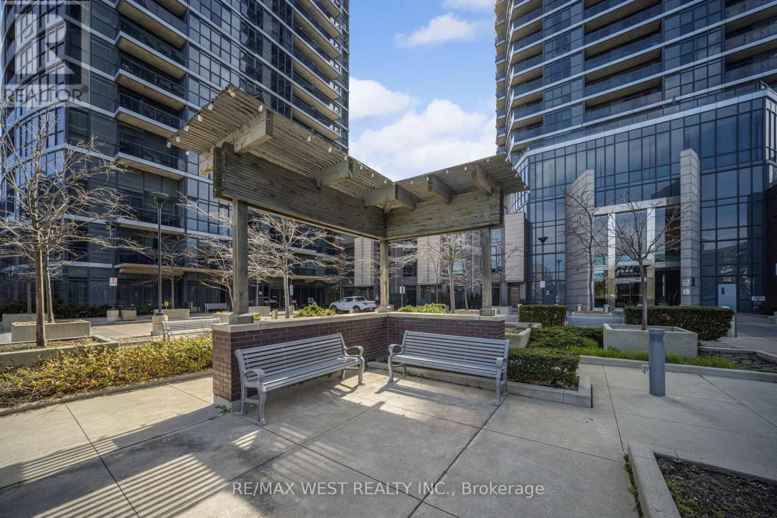 905 - 1 Valhalla Inn Road, Toronto, Ontario  M9B 1S9 - Photo 6 - W13064474