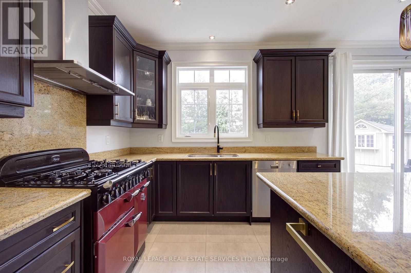 2219 Wuthering Heights Way, Oakville, Ontario  L6M 0A3 - Photo 12 - W13064478