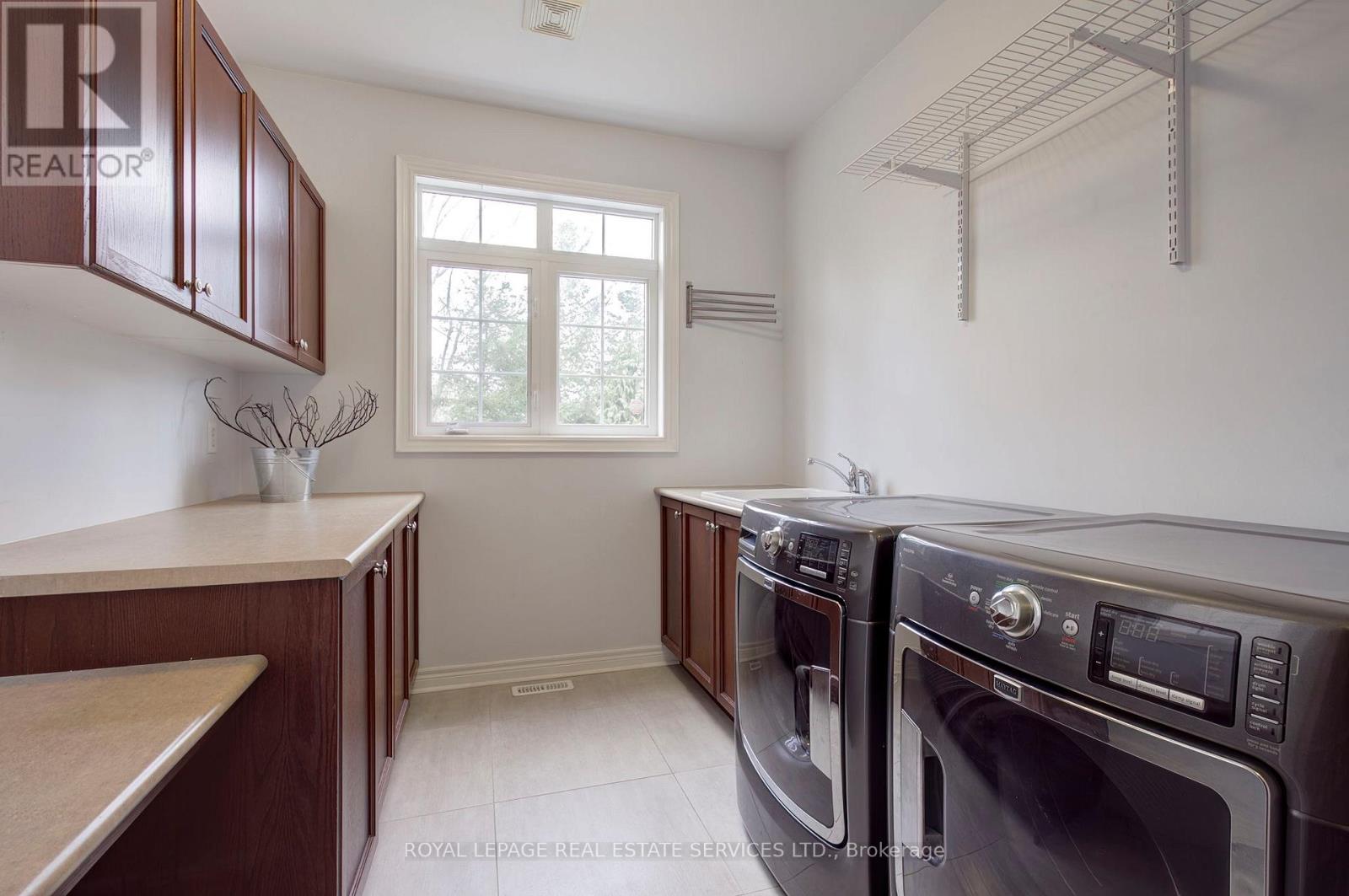 2219 Wuthering Heights Way, Oakville, Ontario  L6M 0A3 - Photo 20 - W13064478