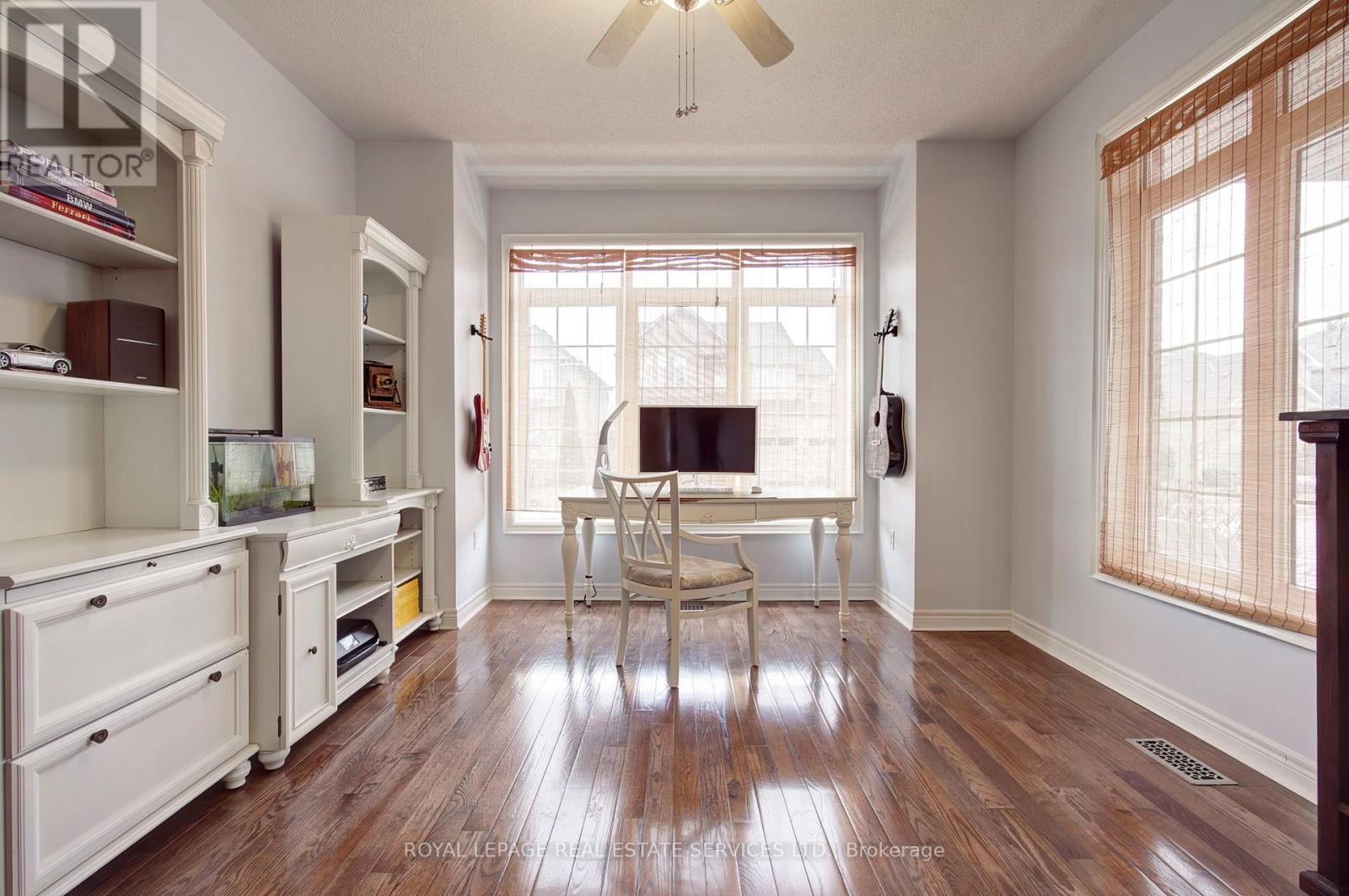 2219 Wuthering Heights Way, Oakville, Ontario  L6M 0A3 - Photo 7 - W13064478