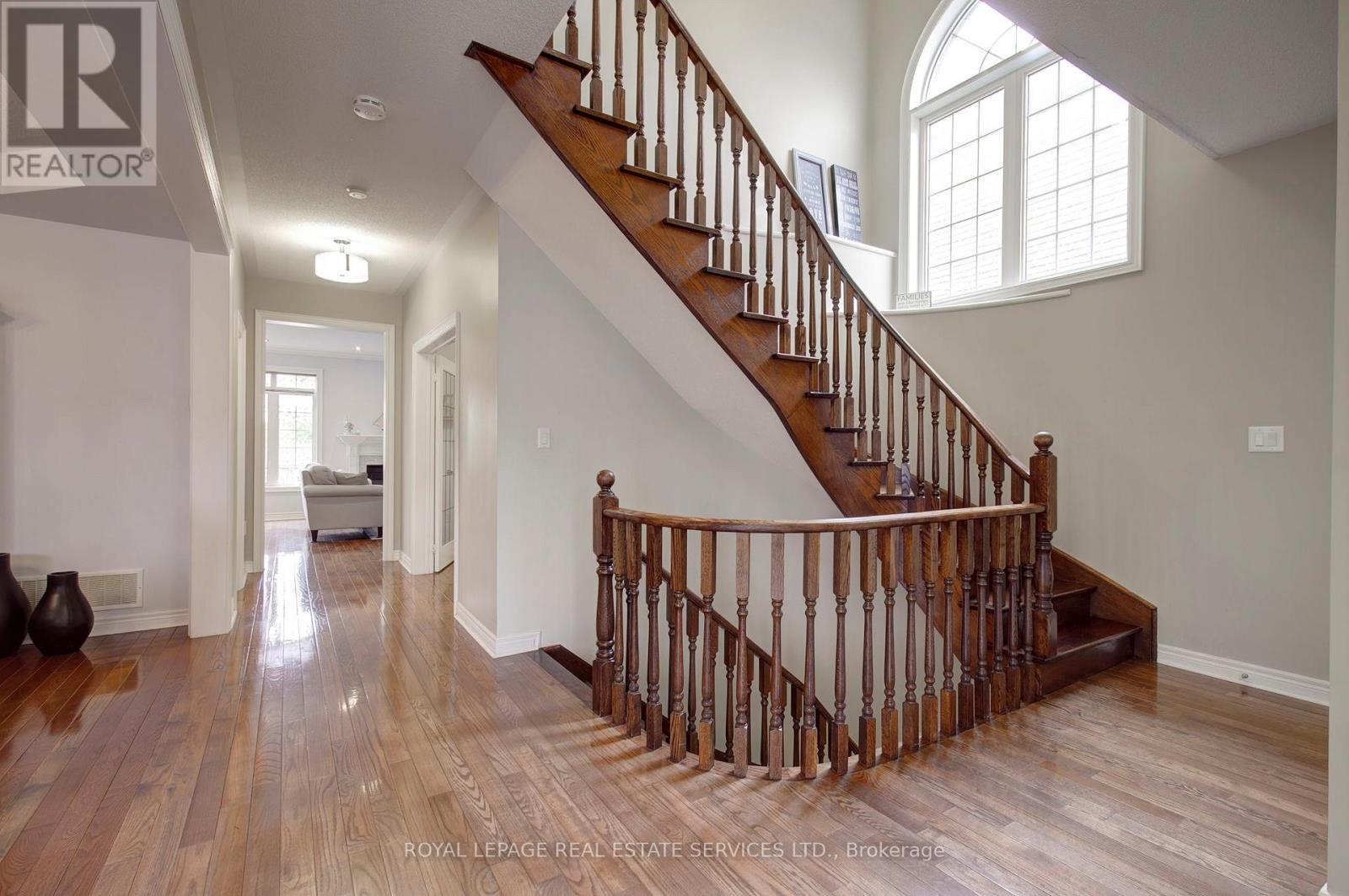 2219 Wuthering Heights Way, Oakville, Ontario  L6M 0A3 - Photo 8 - W13064478