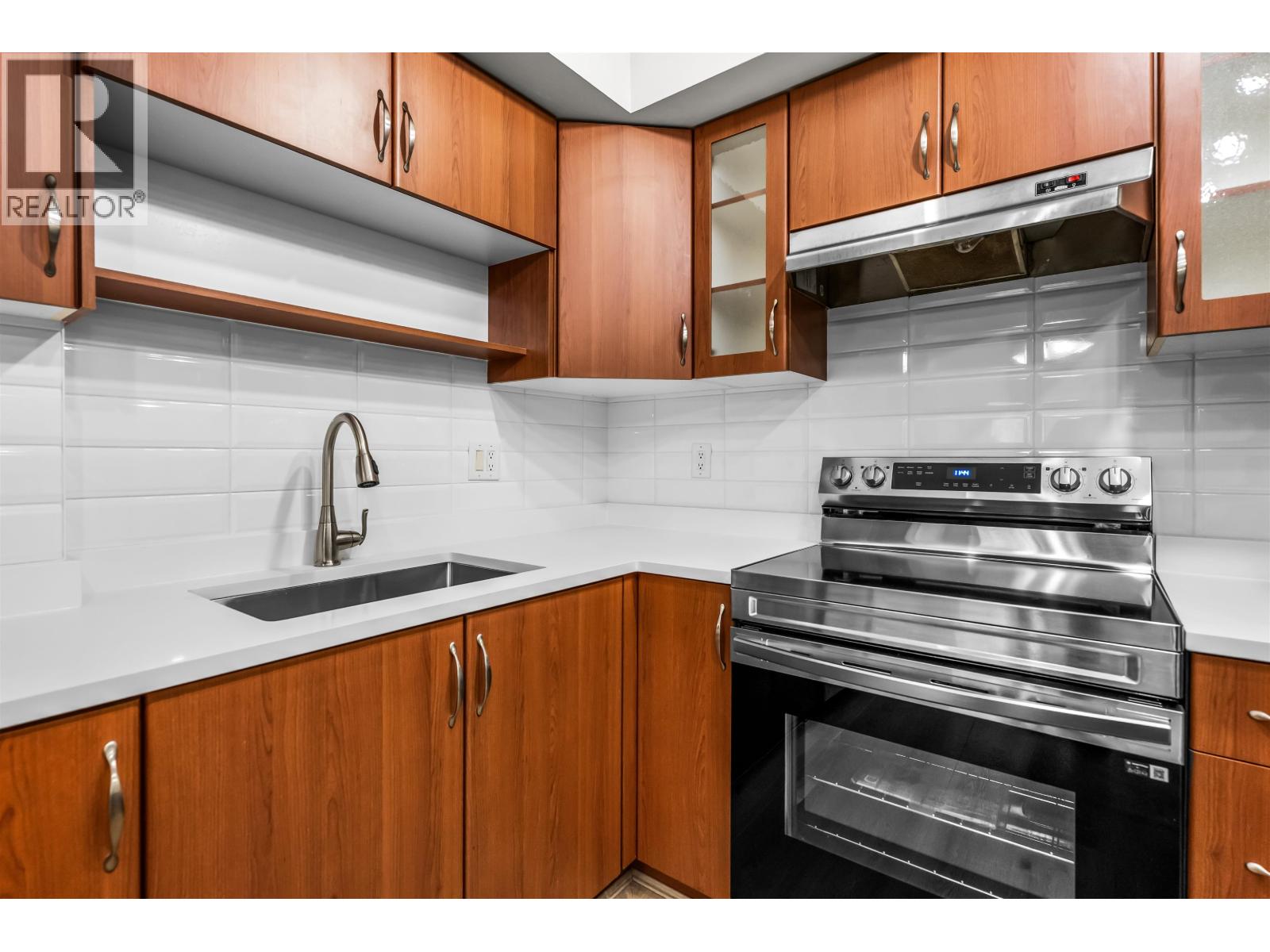 104 160 Shoreline Circle, Port Moody, British Columbia  V3H 0B2 - Photo 3 - R3117391