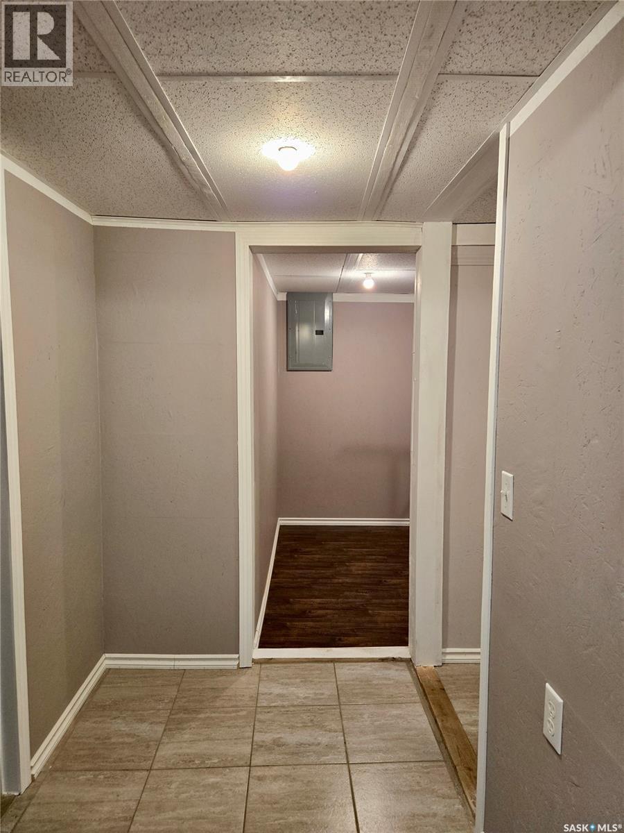1517 3rd Street, Estevan, Saskatchewan  S4A 0S5 - Photo 18 - SK034469