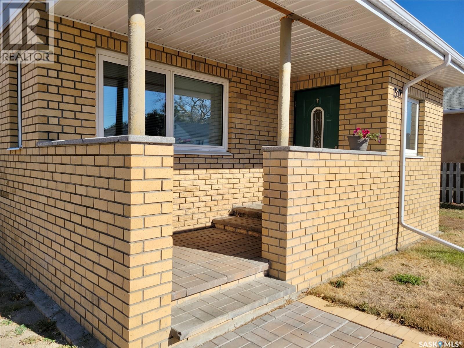 1517 3rd Street, Estevan, Saskatchewan  S4A 0S5 - Photo 2 - SK034469