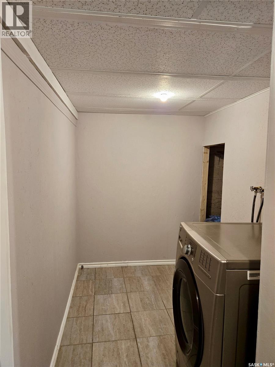 1517 3rd Street, Estevan, Saskatchewan  S4A 0S5 - Photo 22 - SK034469