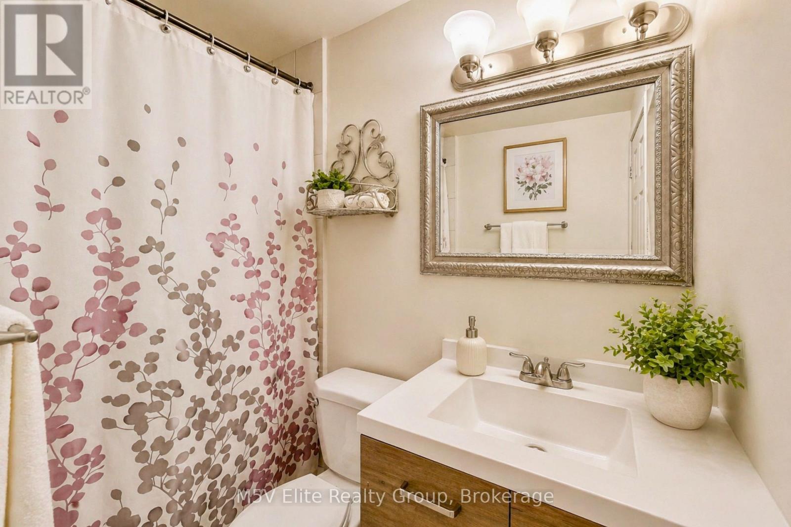 2 - 105 Dovedale Drive, Whitby, Ontario  L1N 1Z7 - Photo 10 - E13064416