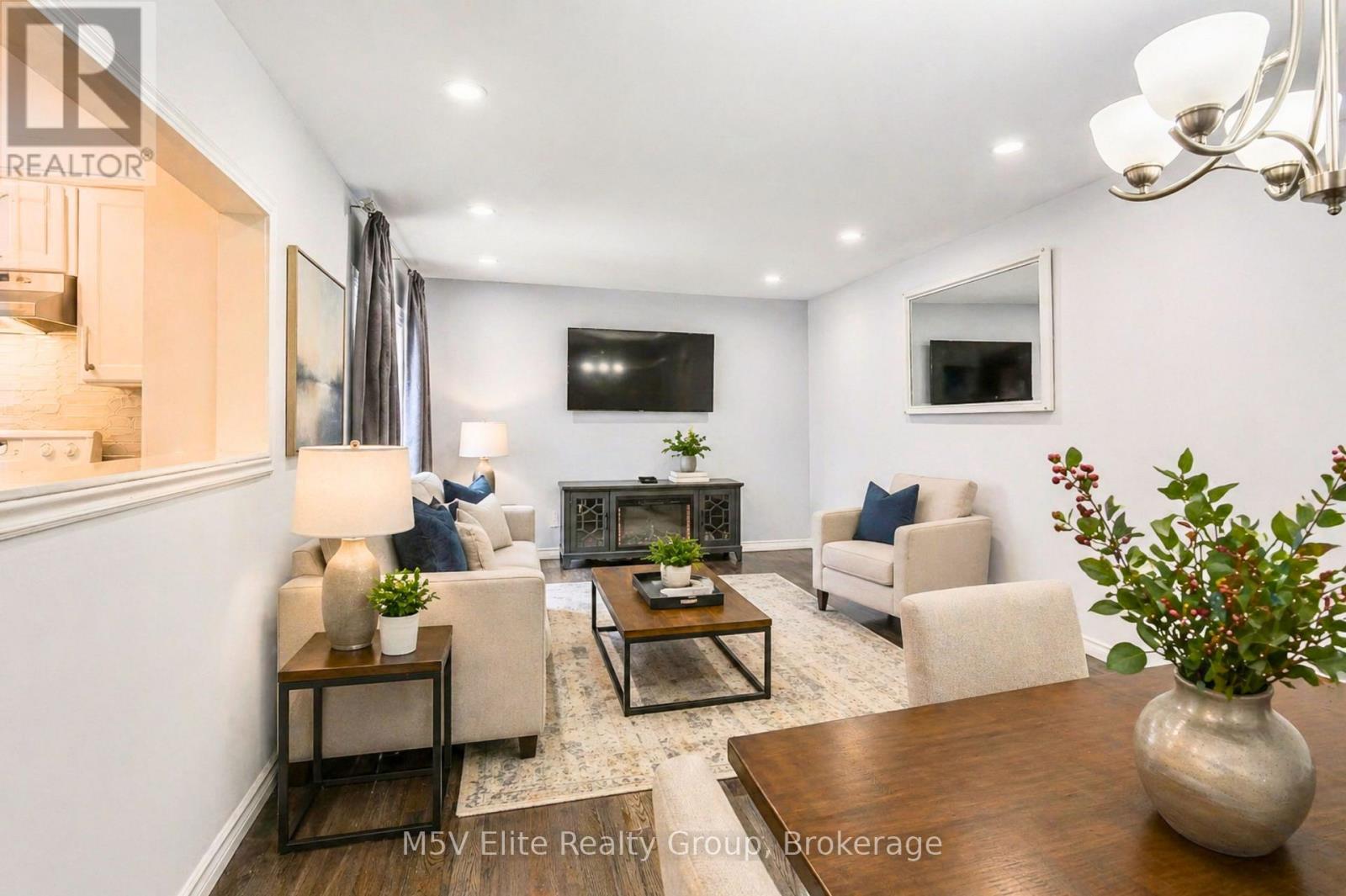 2 - 105 Dovedale Drive, Whitby, Ontario  L1N 1Z7 - Photo 5 - E13064416
