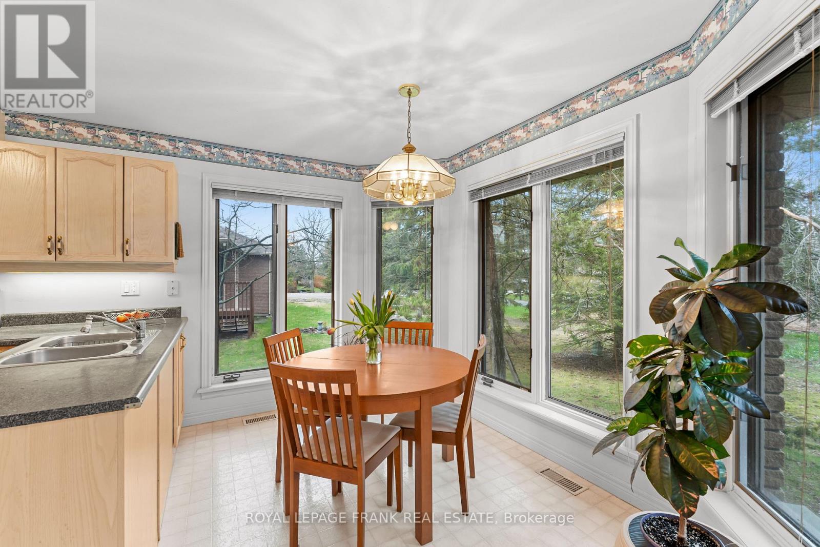 37 Island Bay Drive, Kawartha Lakes, Ontario  K0M 1A0 - Photo 15 - X13064596