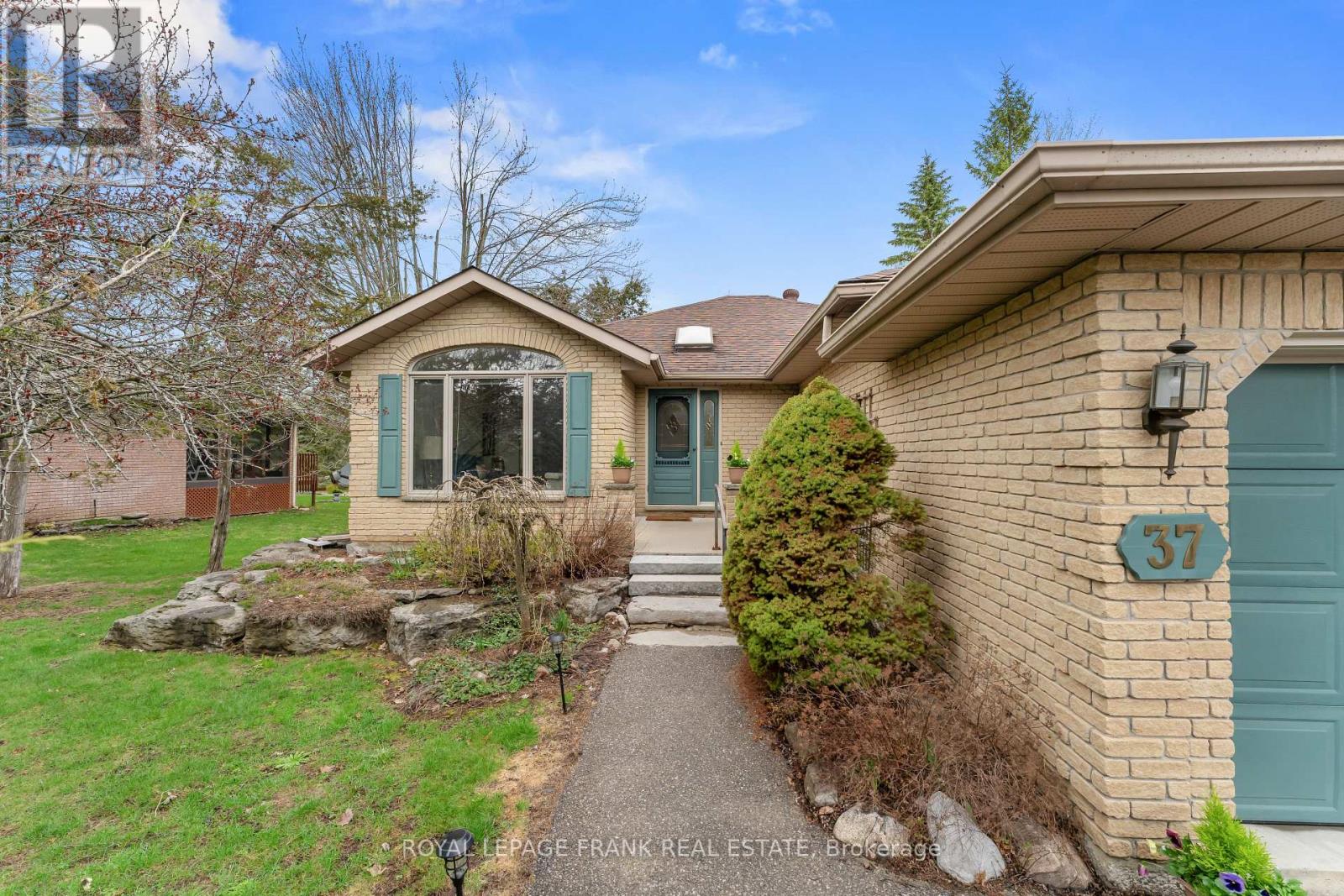 37 Island Bay Drive, Kawartha Lakes, Ontario  K0M 1A0 - Photo 2 - X13064596