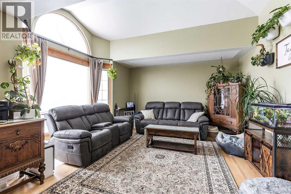 508 1 Street Se, Redcliff, Alberta  T0J 2P2 - Photo 9 - A2304972