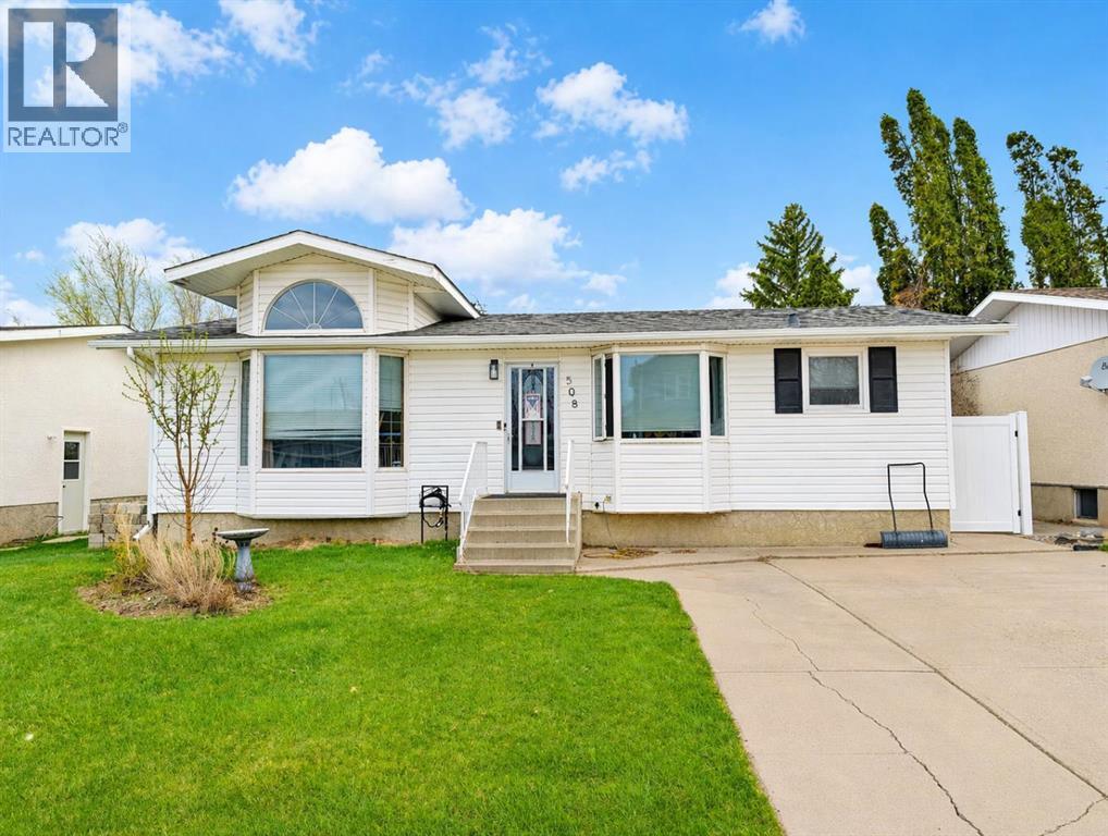 508 1 Street SE, Redcliff, Alberta