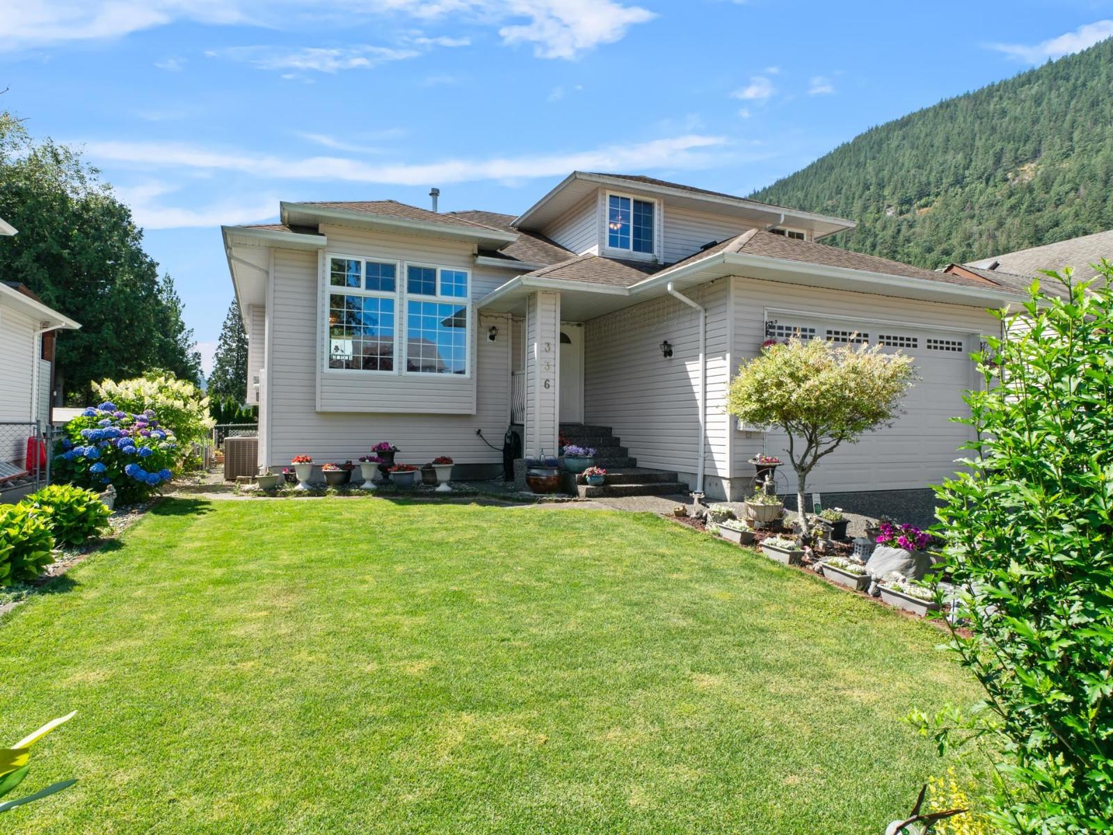 336 CHESTNUT AVENUE|Harrison Hot Springs, Harrison Hot Springs, British Columbia