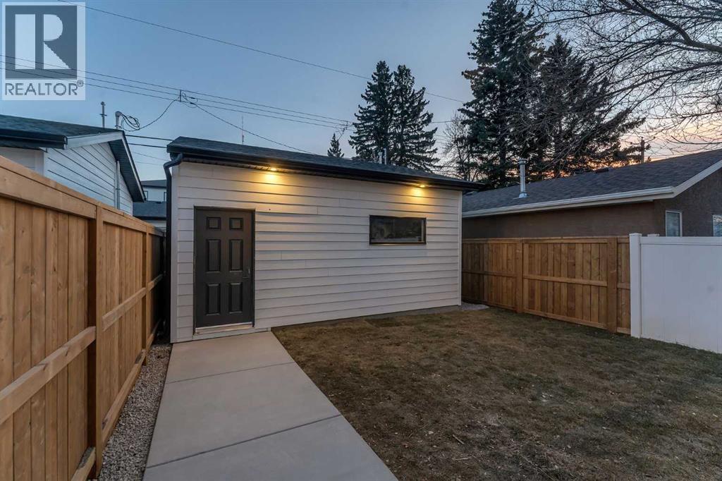 1729 19 Avenue NW, Calgary, Alberta  T2M 1B4 - Photo 47 - A2283219