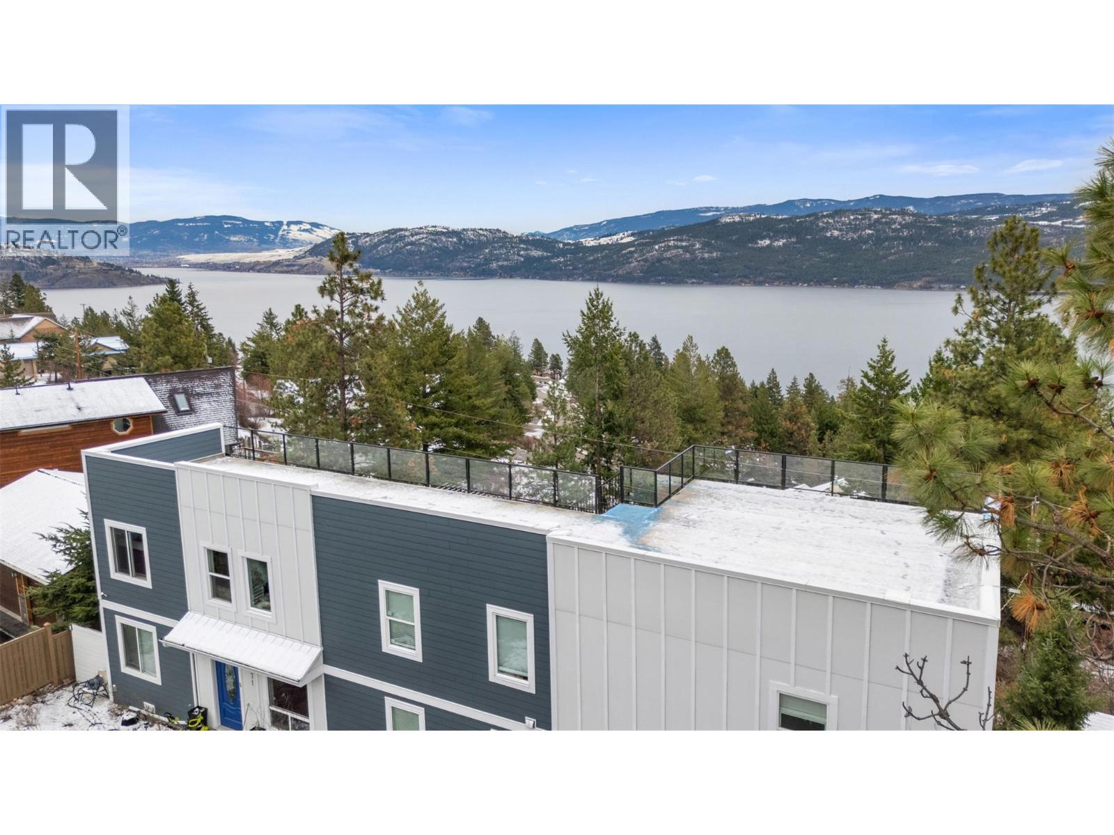 571 Mountain Drive, Vernon, British Columbia  V1H 2B7 - Photo 4 - 10378143