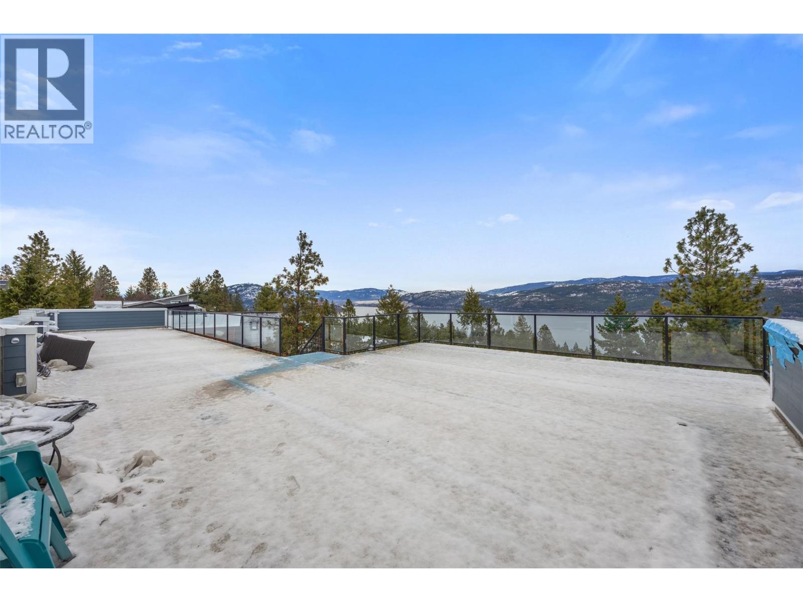 571 Mountain Drive, Vernon, British Columbia  V1H 2B7 - Photo 5 - 10378143